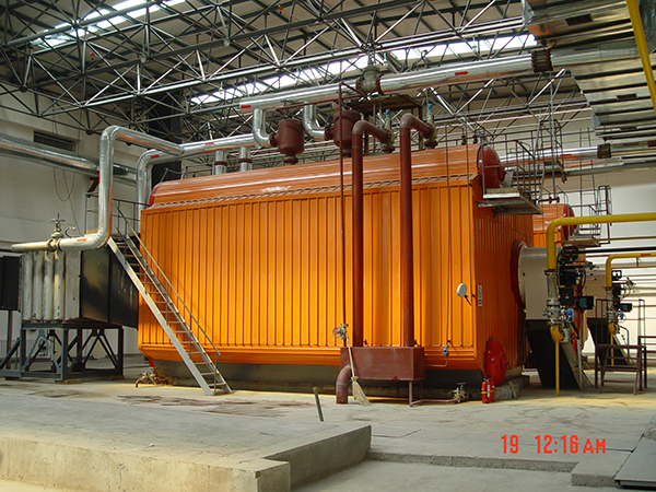 运行中SZS型2×29MW燃气热水锅炉